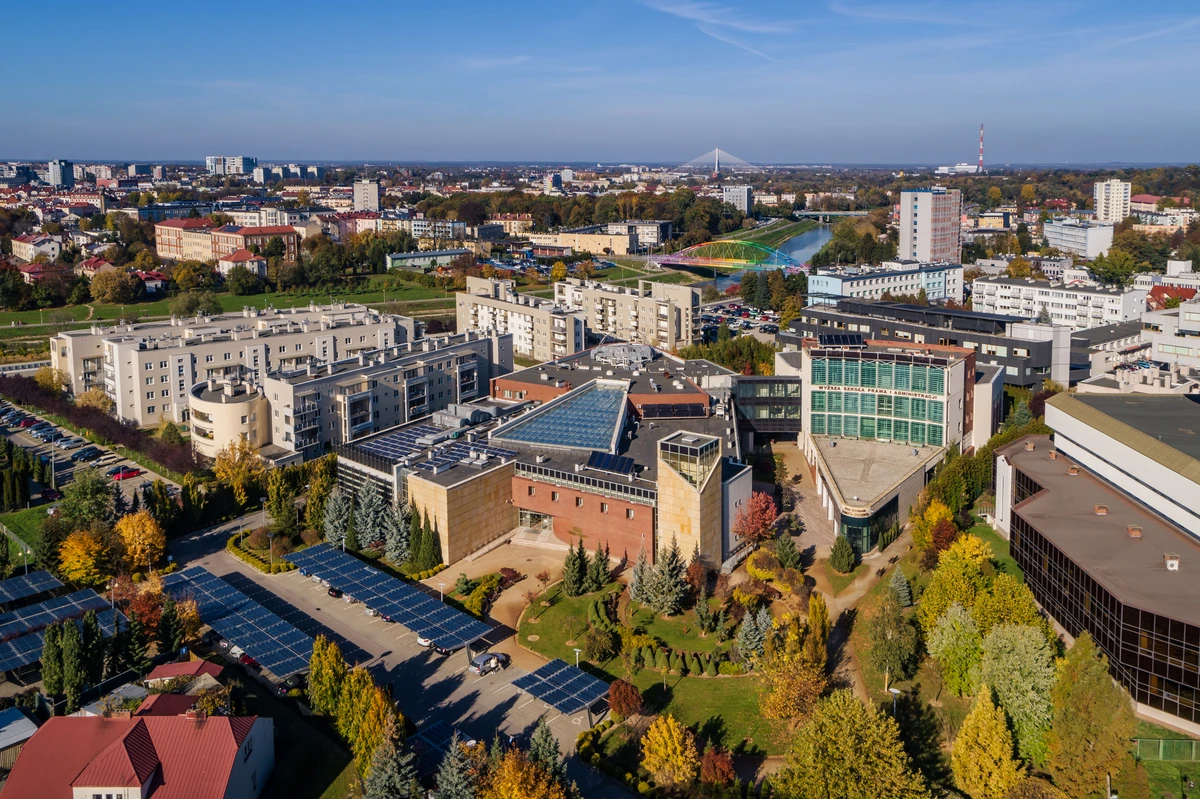 WSPiA Rzeszowska Szkoła Wyższa   4